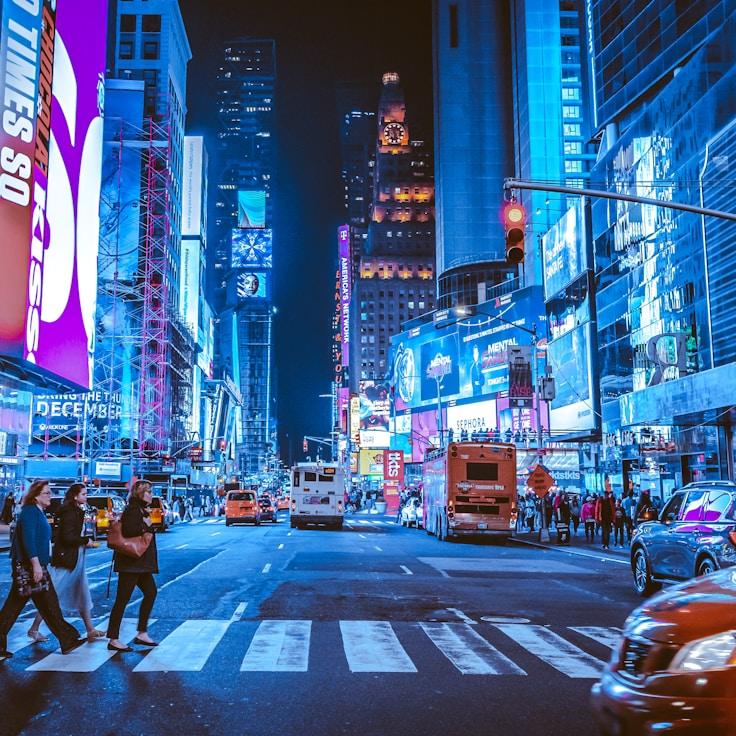 Olivia Carter - Expat family life guide in Canada