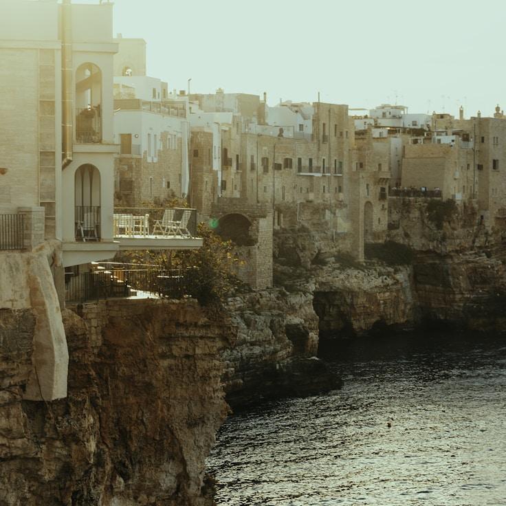 Family terraces and cafés for calm evenings in Toronto